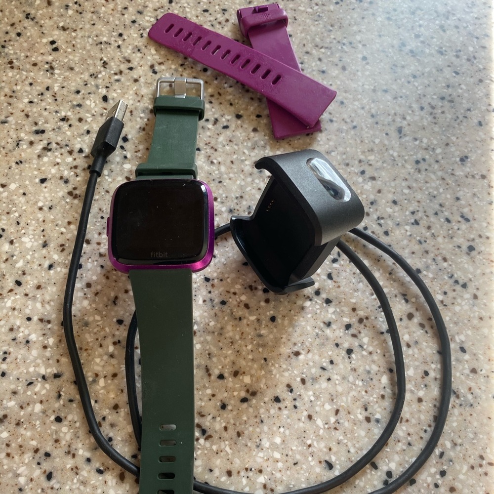 Fitbit Versa Smart Watch